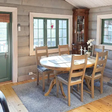 5 Person In Drangedal-by Traum