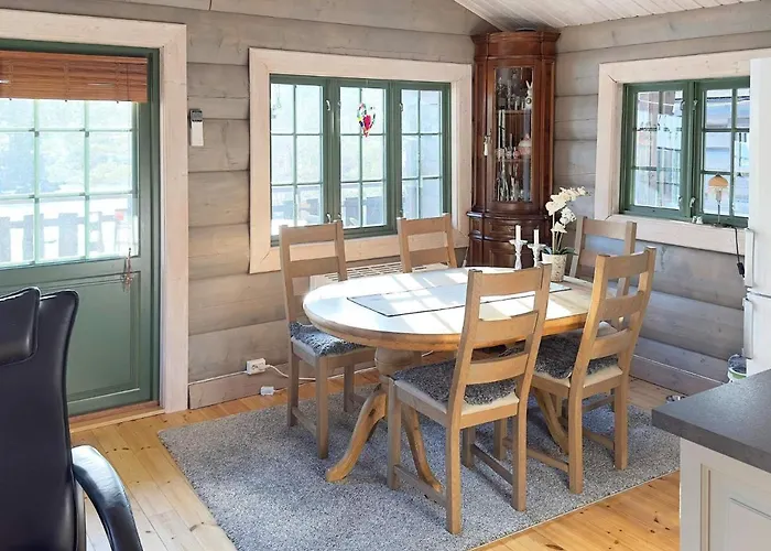 5 Person In Drangedal-by Traum